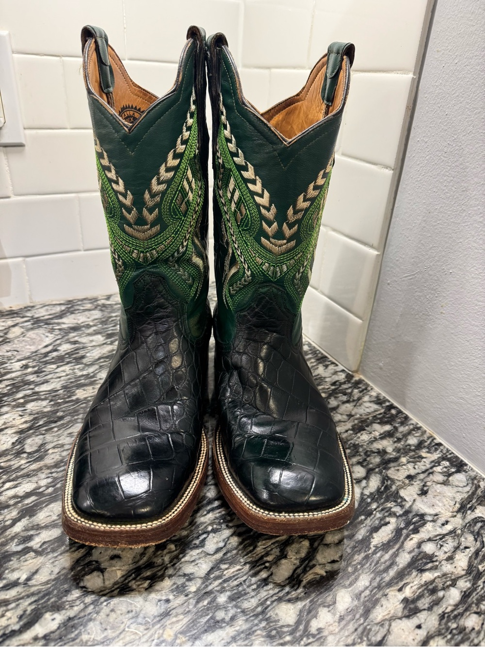 Men's Green and Black Western Cowboy Boots -  Leather Style